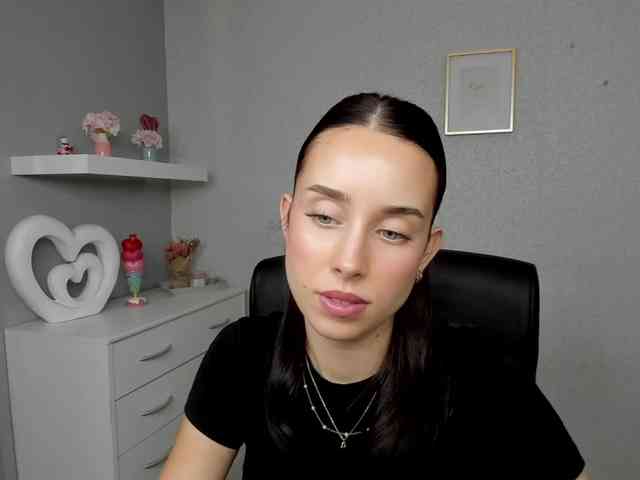adeleLive webcam