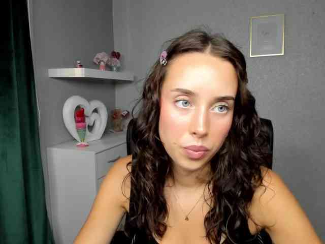 adeleLive webcam