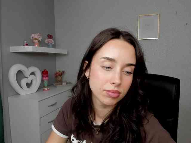 adeleLive webcam