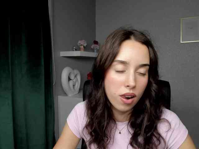 adeleLive webcam