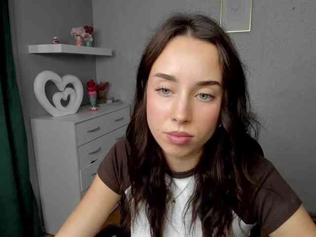 adeleLive webcam