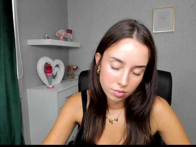 adeleLive webcam