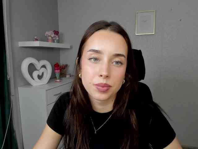 adeleLive webcam