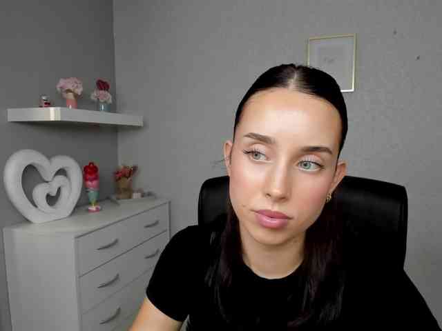 adeleLive webcam
