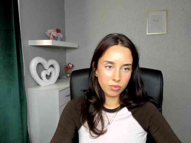 adeleLive webcam