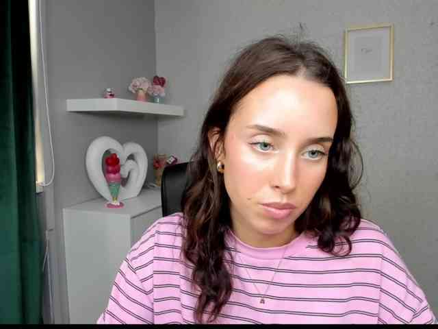 adeleLive webcam
