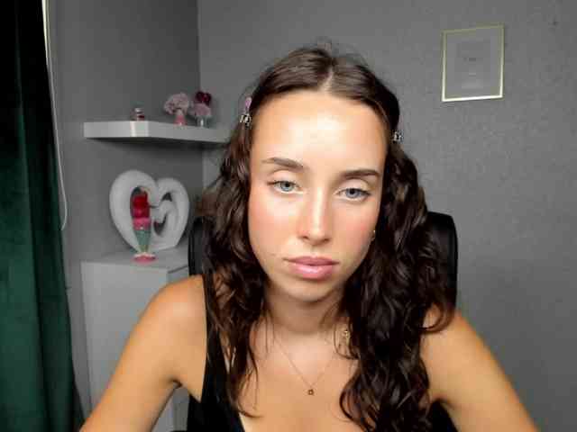 adeleLive webcam