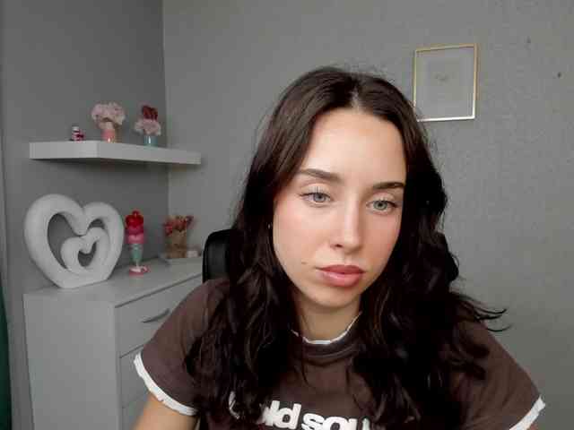 adeleLive webcam