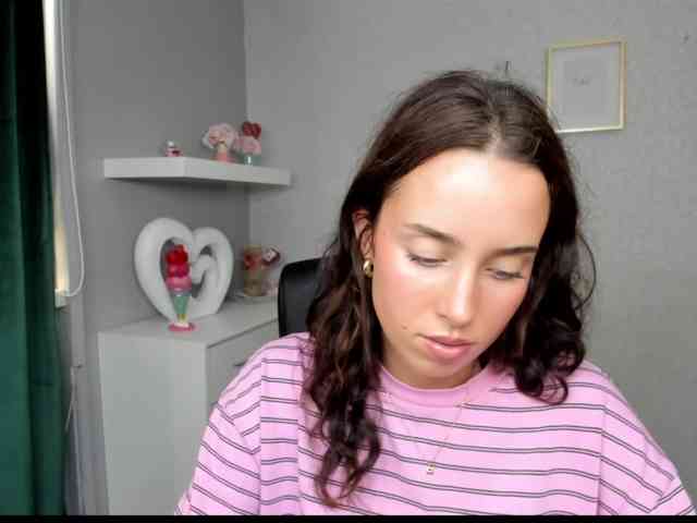 adeleLive webcam