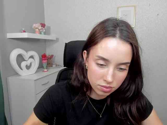 adeleLive webcam