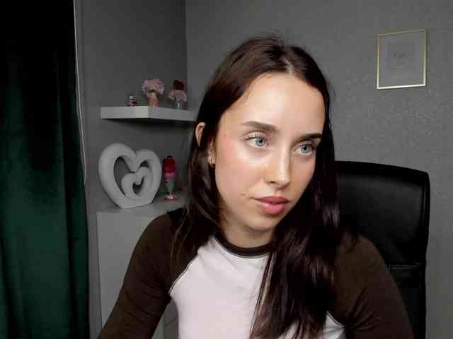 adeleLive webcam
