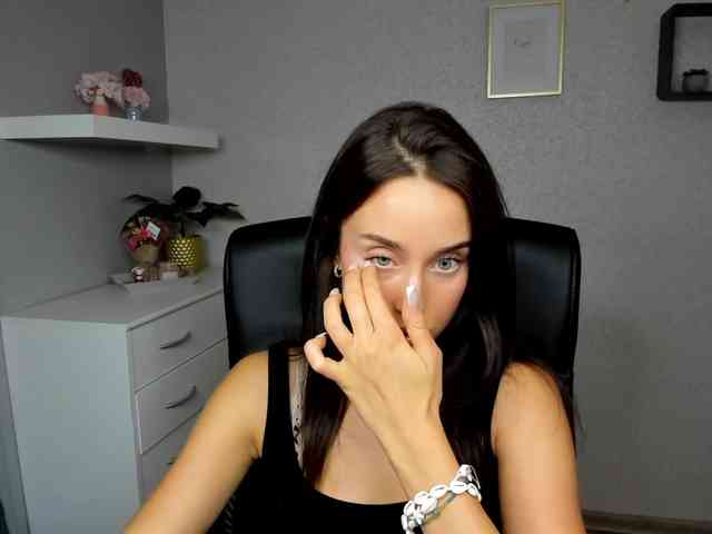 adeleLive webcam