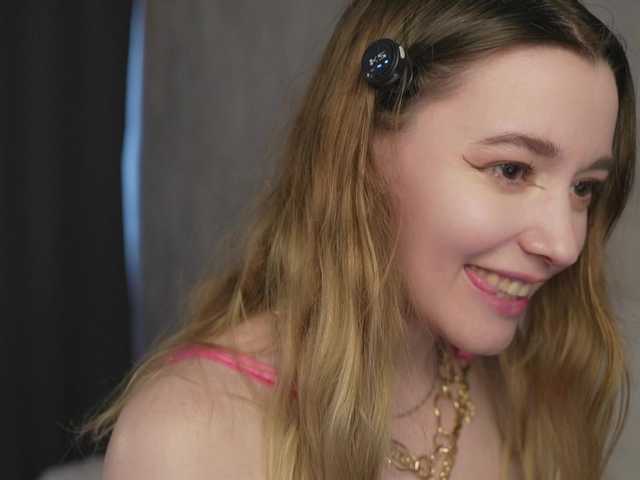 sweetari live cam on BongaCams