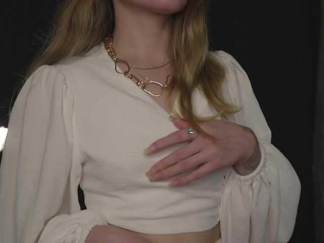 sweetari live cam on BongaCams