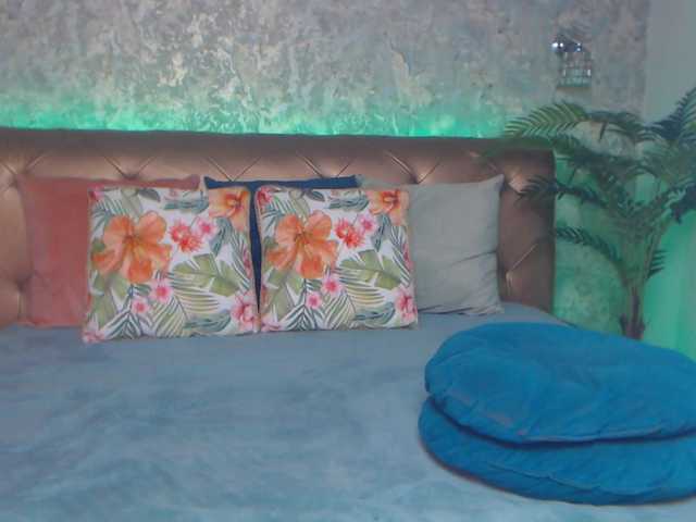 lindacarter9 live webcam show