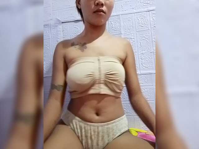 Alison-pussy live cam on BongaCams
