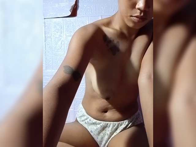 Alison-pussy live cam on BongaCams