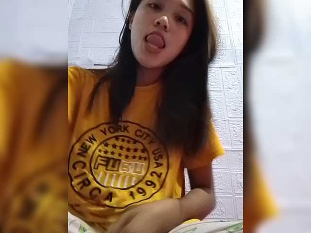 Alison-pussy live cam on BongaCams