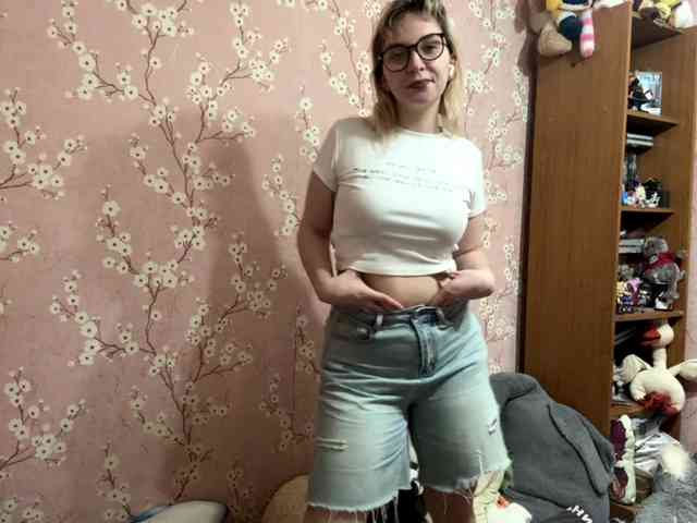 Model ini sedang live sekarang. VelvetNightX