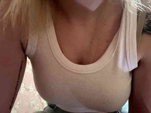 VelvetNightX webcam