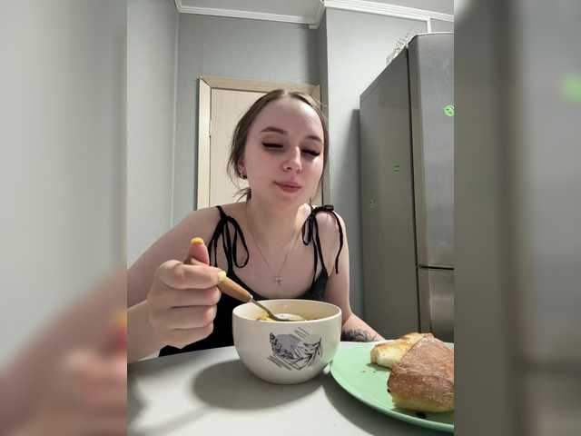 Kira_Beliesss webcam