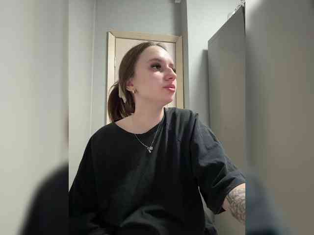 Kira_Beliesss webcam