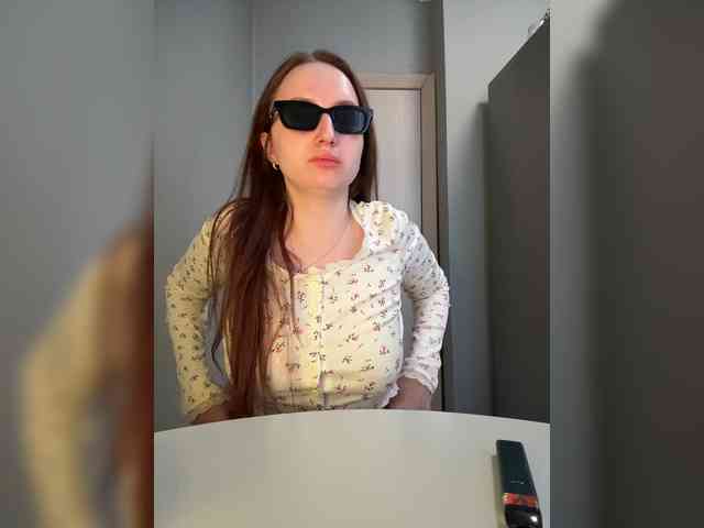 Kira_Beliesss webcam