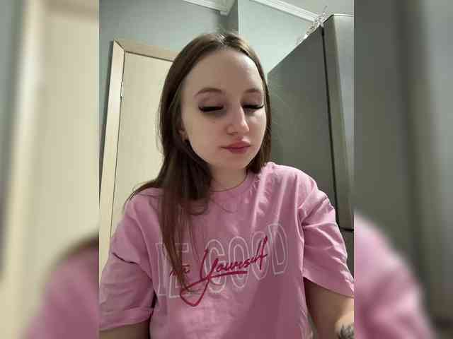 Kira_Beliesss webcam