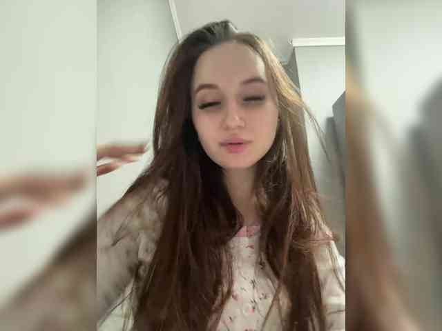Kira_Beliesss webcam