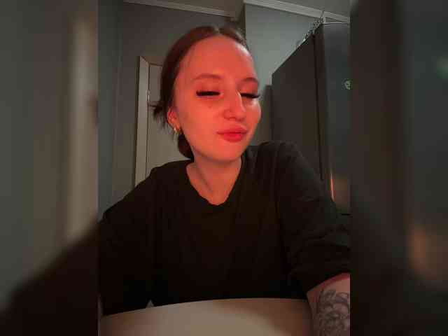 Kira_Beliesss webcam