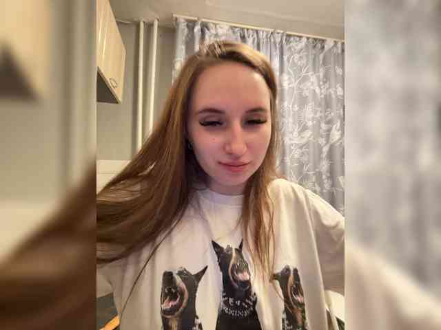 Kira_Beliesss webcam