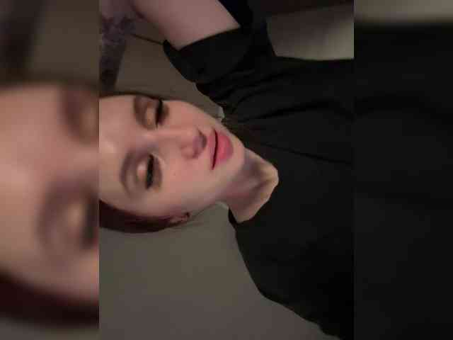 Kira_Beliesss webcam