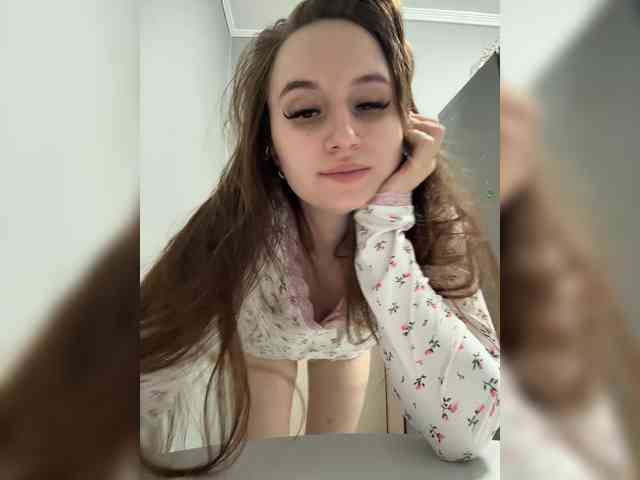 Kira_Beliesss webcam