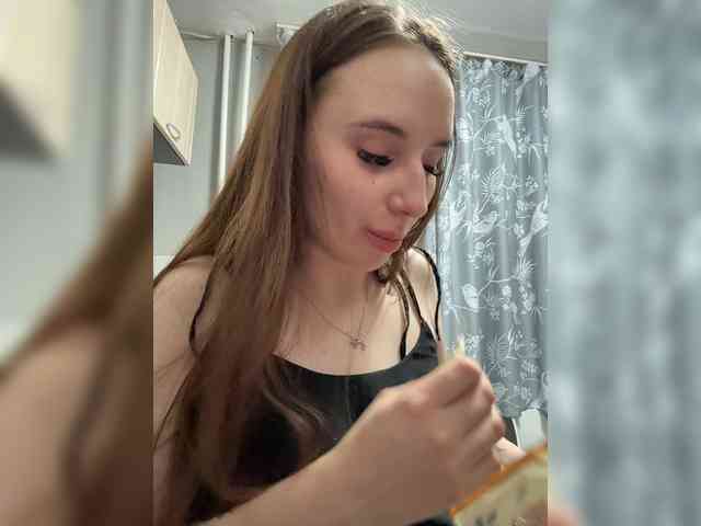 Kira_Beliesss webcam