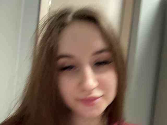 Kira_Beliesss webcam