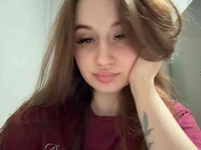 Kira_Beliesss webcam