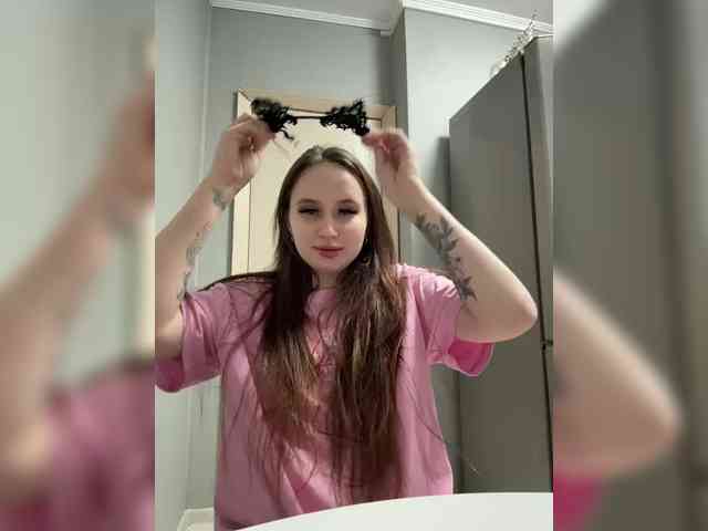 Kira_Beliesss webcam