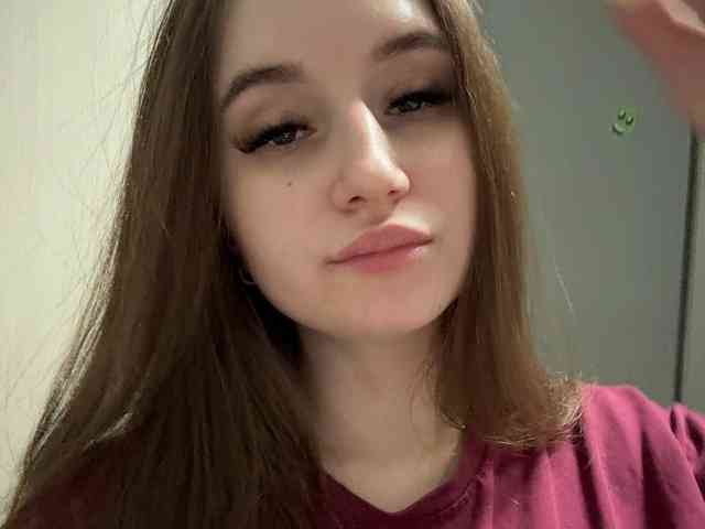 Kira_Beliesss webcam
