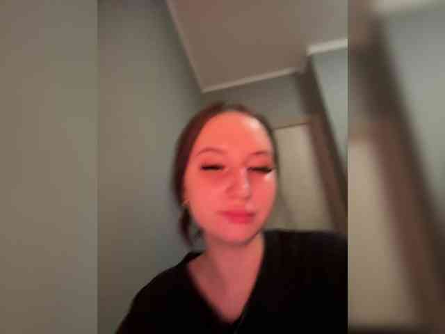 Kira_Beliesss webcam