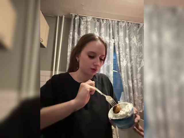 Kira_Beliesss webcam