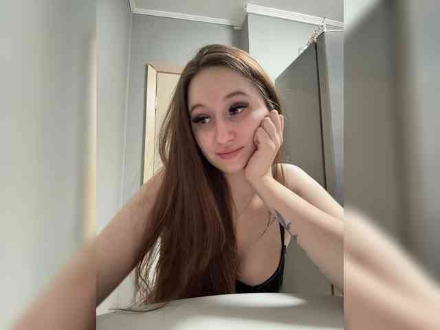 Kira_Beliesss webcam