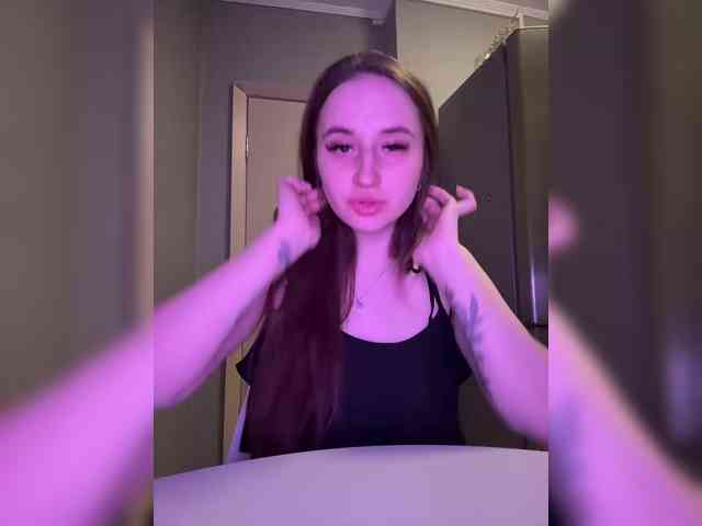 Kira_Beliesss webcam