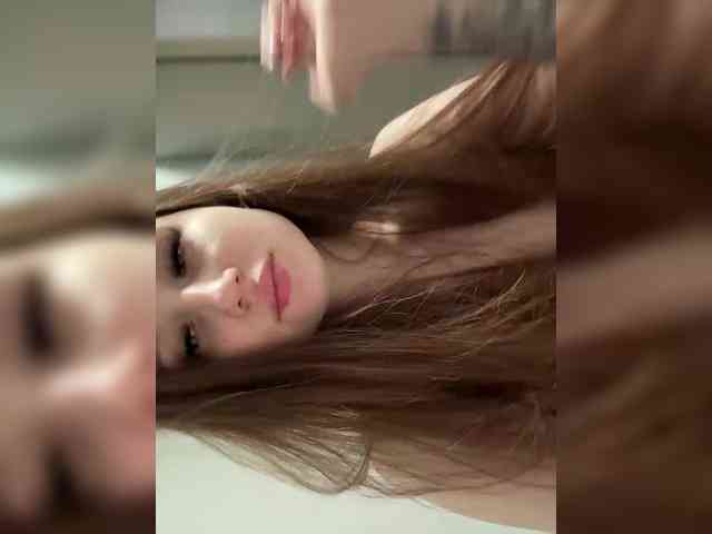 Kira_Beliesss webcam