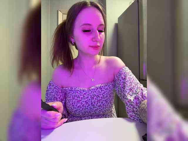 Kira_Beliesss webcam