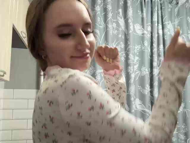 Kira_Beliesss webcam