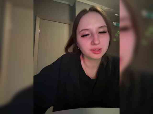 Kira_Beliesss webcam