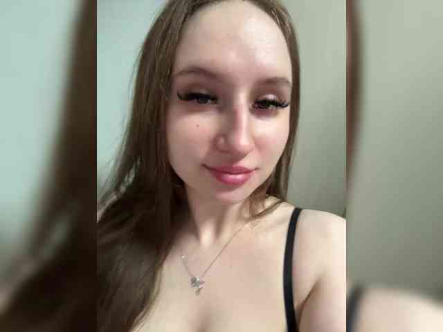 Kira_Beliesss webcam