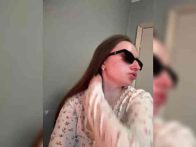 Kira_Beliesss webcam