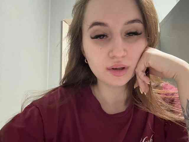 Kira_Beliesss webcam