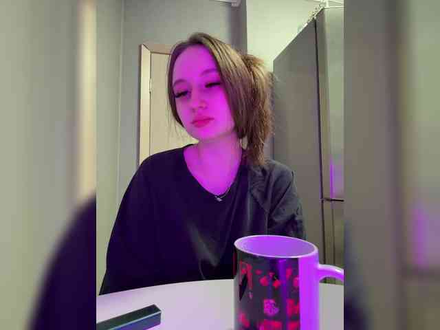 Kira_Beliesss webcam